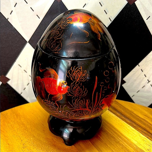 Vintage Asian Black Lacquerware Egg-Shaped Box + Lid|Glossy, Sculptural, Elegant - Picture 5 of 14